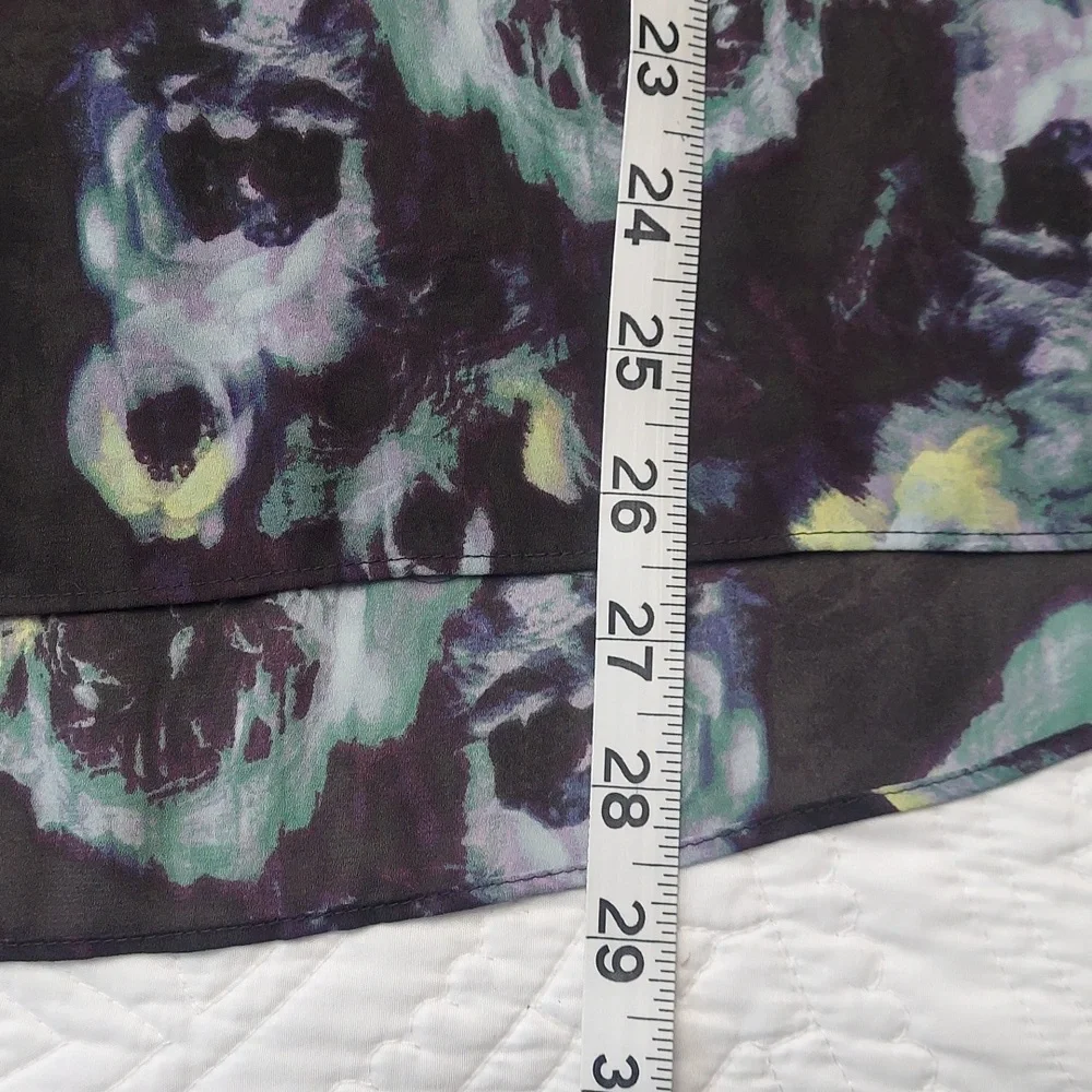* Simply Vera VeraWang Soft Chiffon Floral Black,  Blue Blouse, Size M, Like New
